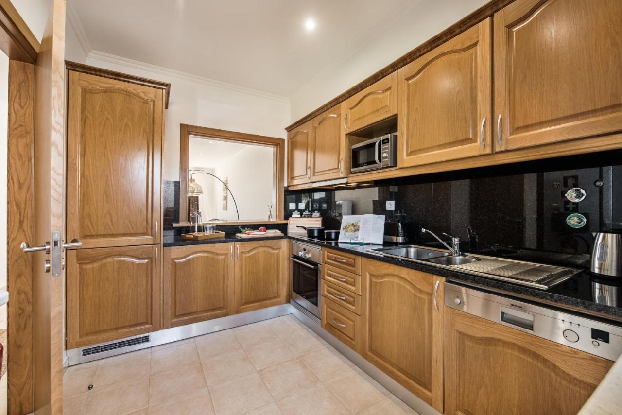 Luxurious First Floor Apartment Sleeps 4 Carvoeiro  Ngoại thất bức ảnh